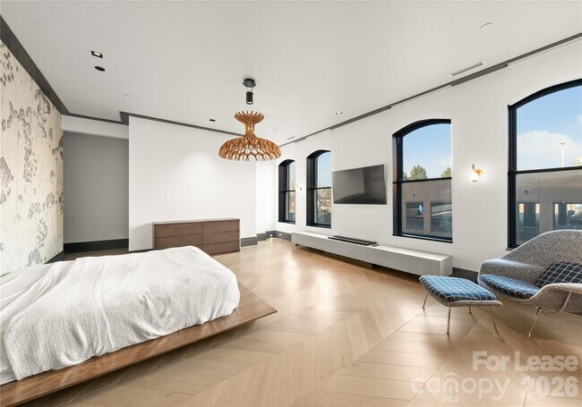 Building Photo - 229 N Church St