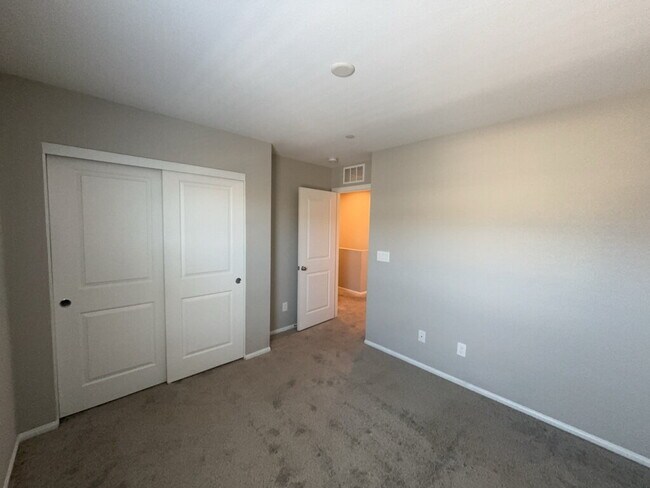 Building Photo - Stunning 3-Bed Oasis in North Las Vegas with Granite Countertops & Spacious Living!