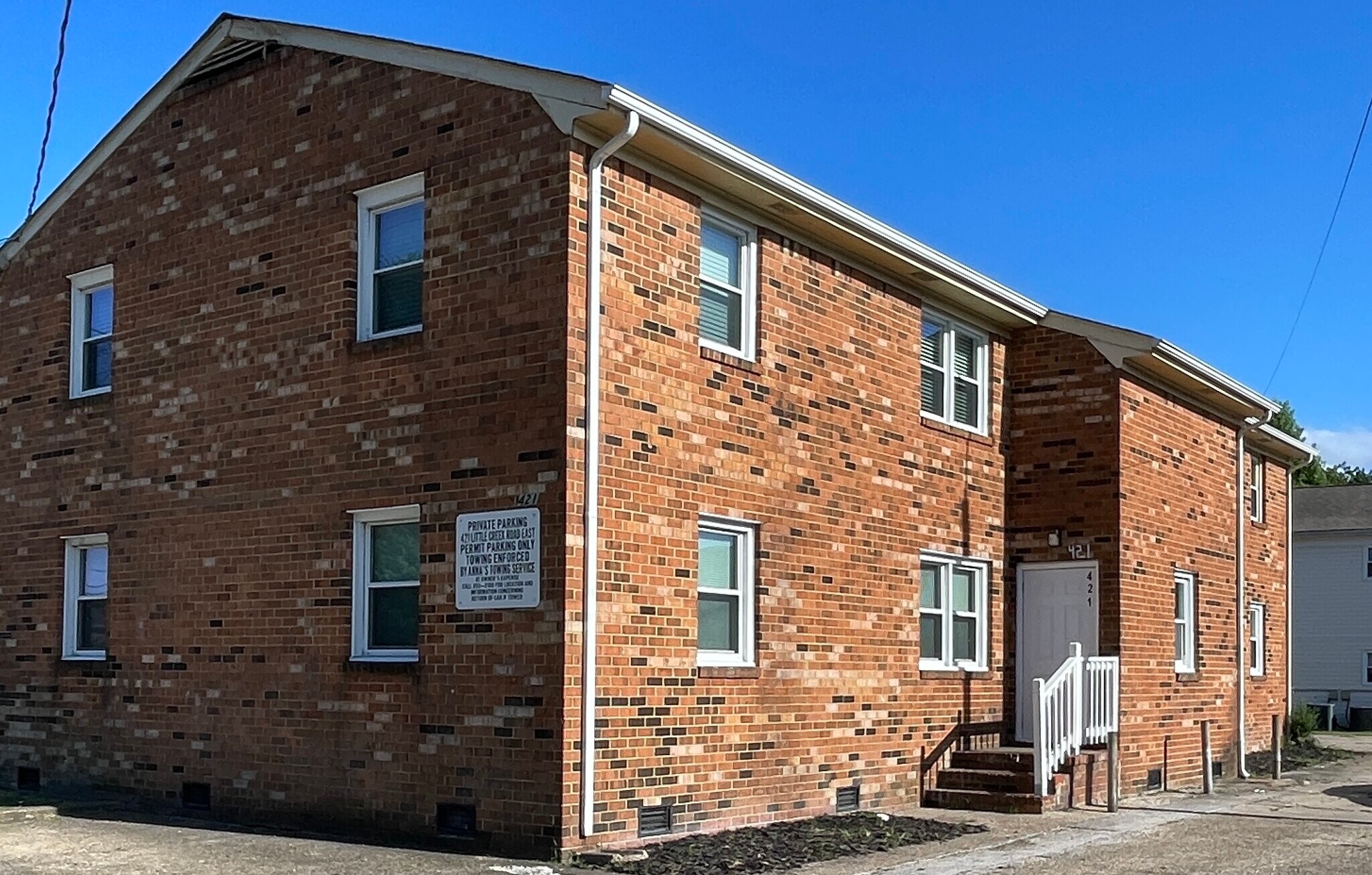 Building Photo - 421 E Little Creek Rd