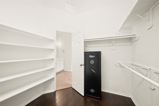 Building Photo - 8306 Golden Harbor