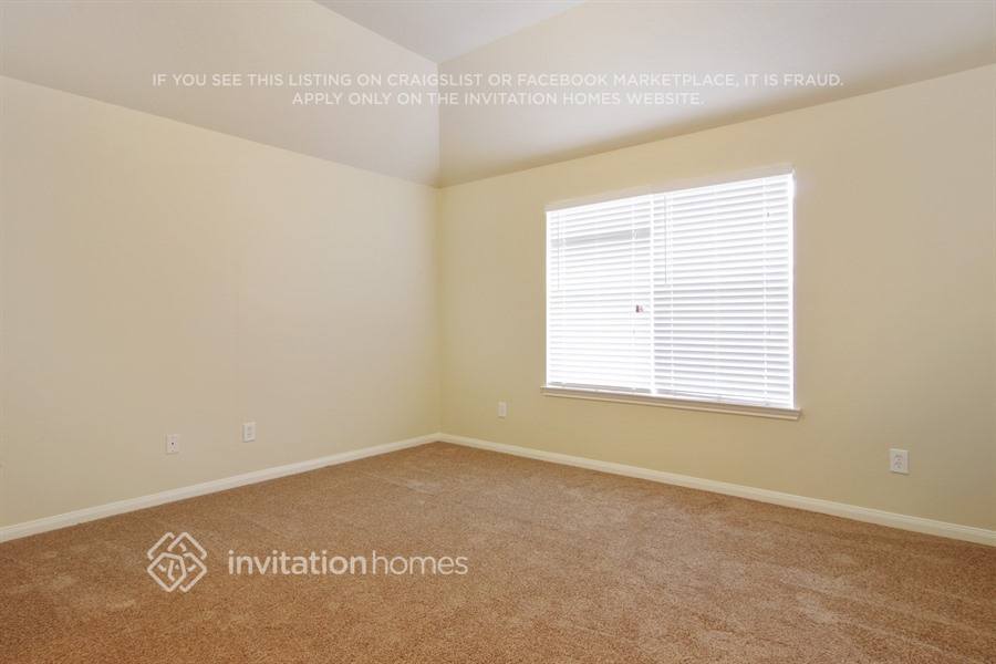 Building Photo - 8922 Sailing Dr