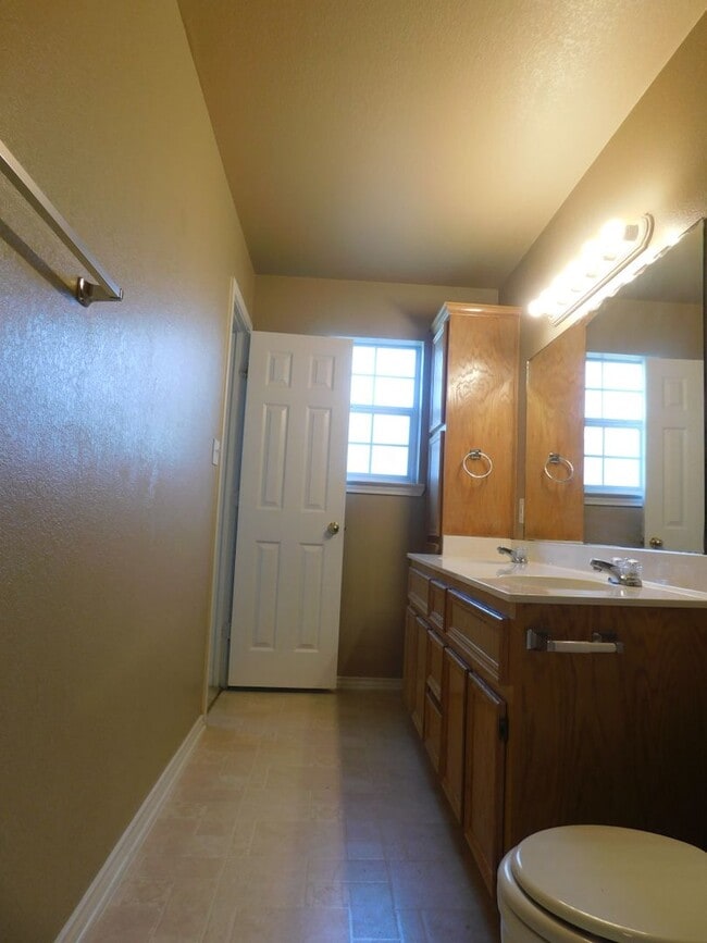 Building Photo - 1712 Ute Trail