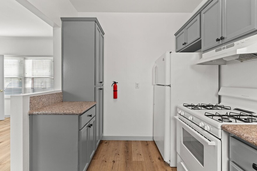 Building Photo - 526 Magnolia Ave