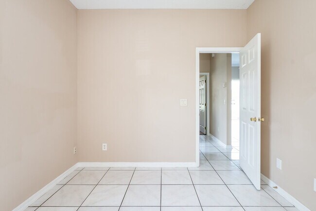 Building Photo - 2944 Cedena Cove St
