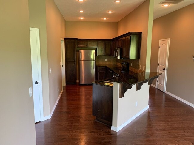 Building Photo - 3 Bedroom Home in South Springfield