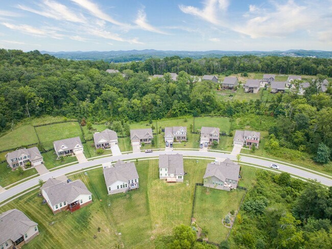 Building Photo - Rental Home available in the Falls Grove Community!