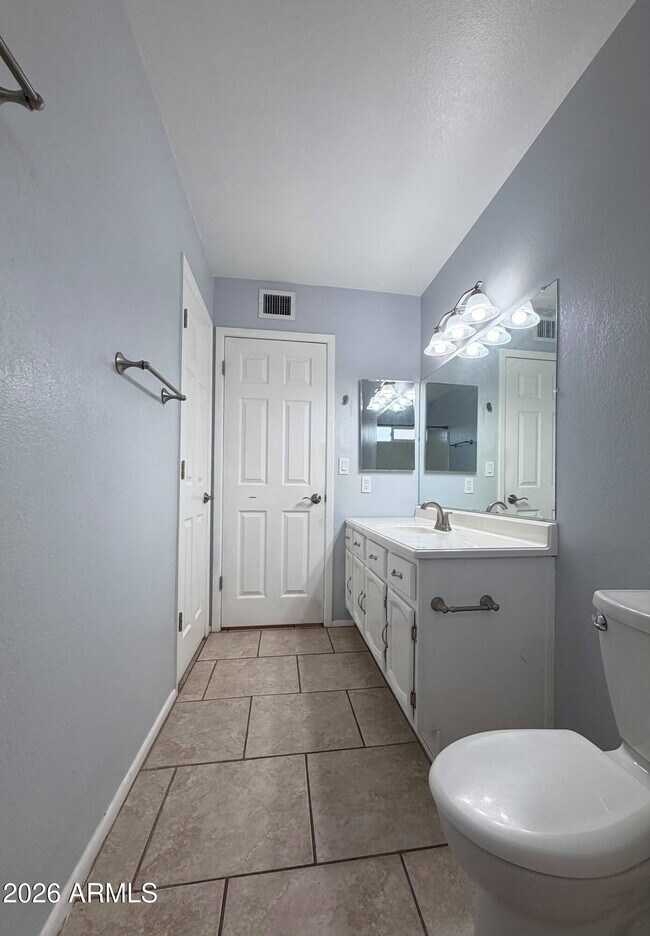 Building Photo - 11815 N 65th Dr