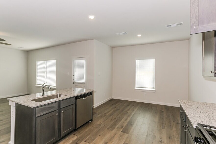 Building Photo - 422 Watson Ct