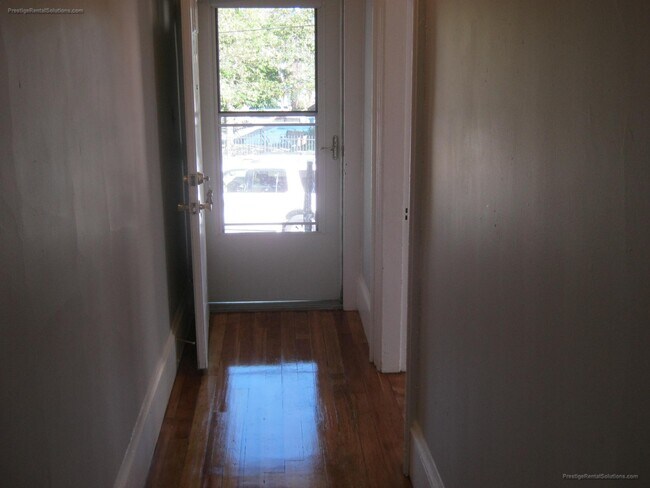 Building Photo - 16 Central Ave