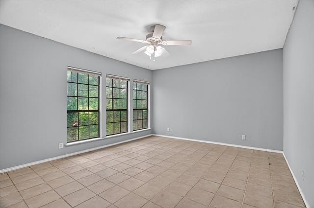 Building Photo - 231 Shady Ln Dr