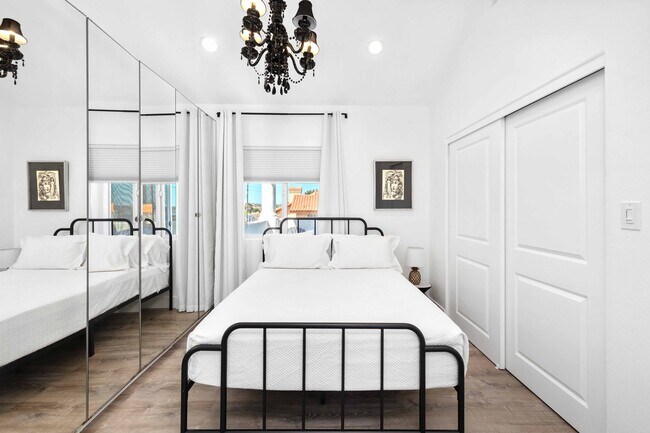 Building Photo - 2113 Harriman Ln