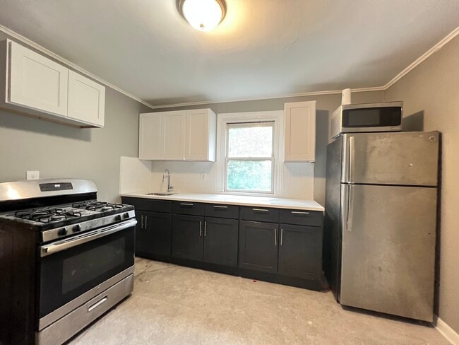 Primary Photo - 35 Schuyler Ave