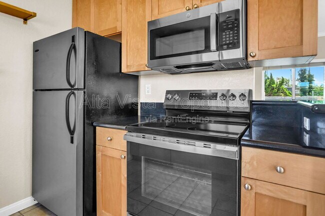 Building Photo - 4357 Oregon St