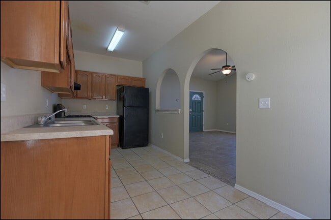 Building Photo - 14408 Escalera Dr