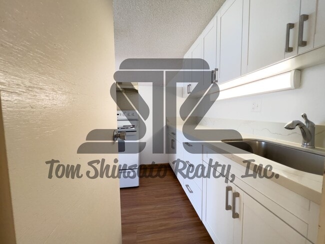 Building Photo - 1BR / 1Bath / 1Pkg - Rental at Century Park Plaza!