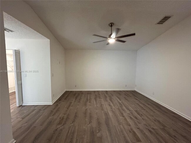 Building Photo - 1048 NW 99th Ave
