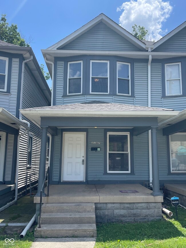 Primary Photo - 2107 E Michigan St