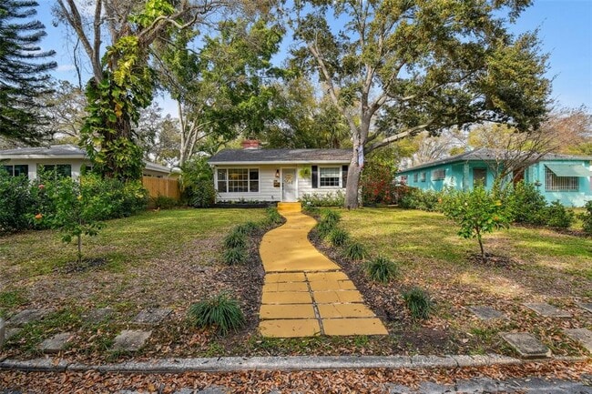 Building Photo - 145 24th Ave SE