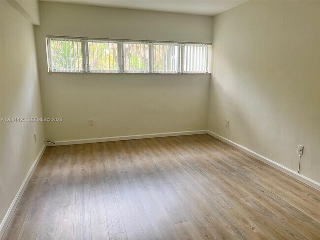 Building Photo - 9159 SW 77th Ave