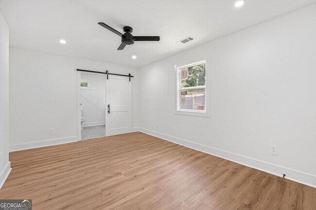 Building Photo - 2353 Clarissa Dr NW
