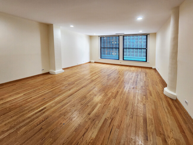 Building Photo - 431 S Dearborn St