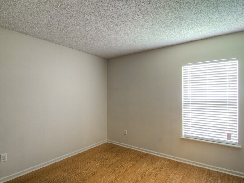 Building Photo - 1123 Sunray Ct