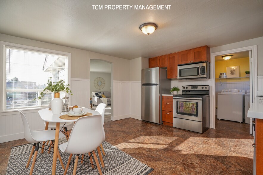 Building Photo - 8437 S M St