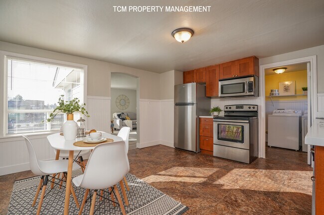 Building Photo - 8437 S M St