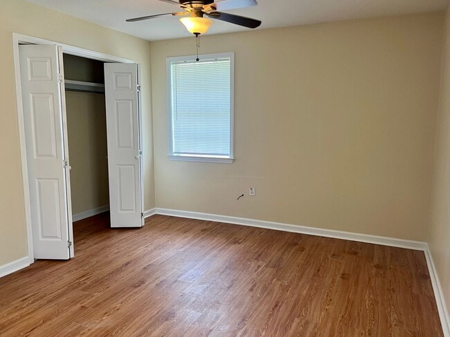 Building Photo - St. Amant 3br/2ba house for