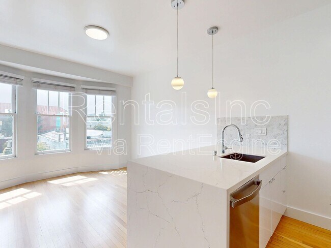Building Photo - 1294 Grove St