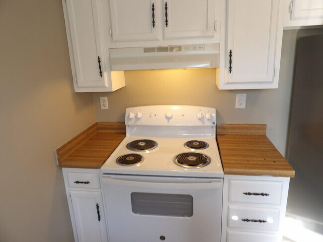 Building Photo - 75 Ashwood Ct