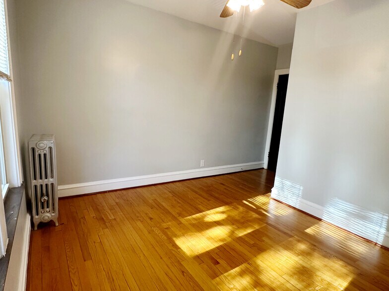 Building Photo - 4859 N Kenneth Ave