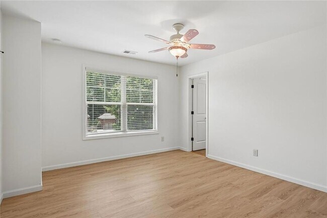 Building Photo - 5811 Kendrix Ridge Dr