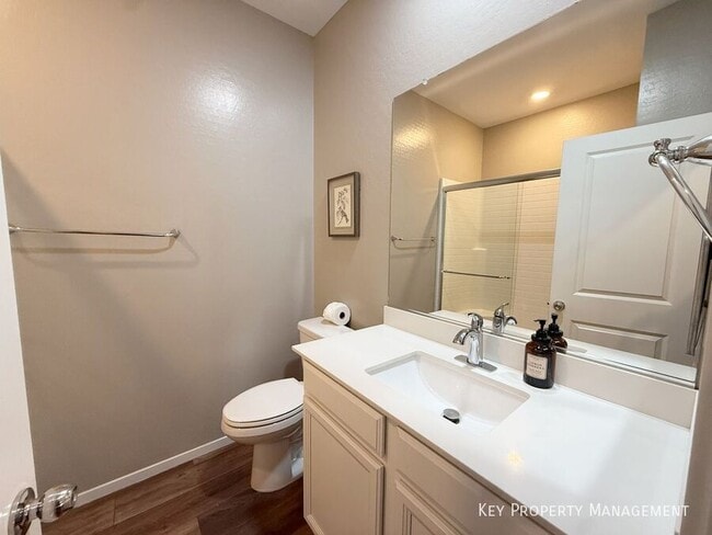 Building Photo - 525 Mossy Cup St