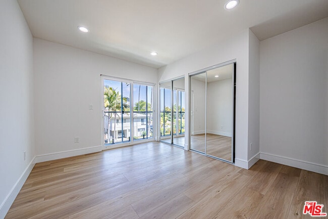 Building Photo - 2055 S Garth Ave