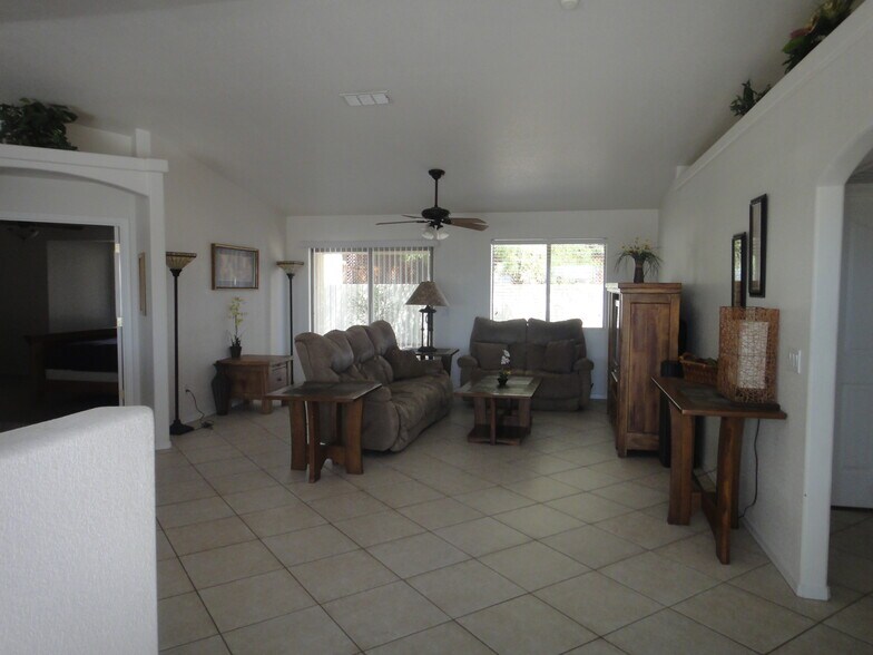 Building Photo - 3894 Bluegrass Ct