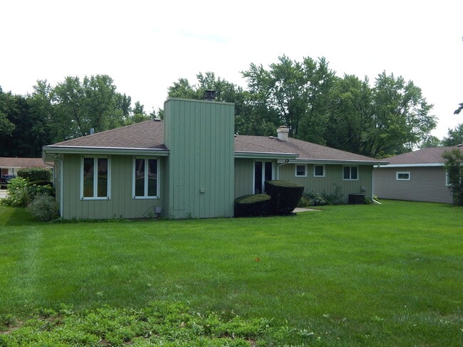 Building Photo - 1608 Martha Dr