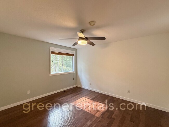 Building Photo - Beautiful 4BD/2.5BA West Olympia Home in Quiet Neighborhood