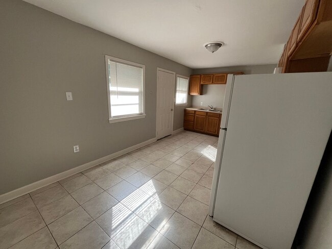 Building Photo - Lovely 2BR/1ba house