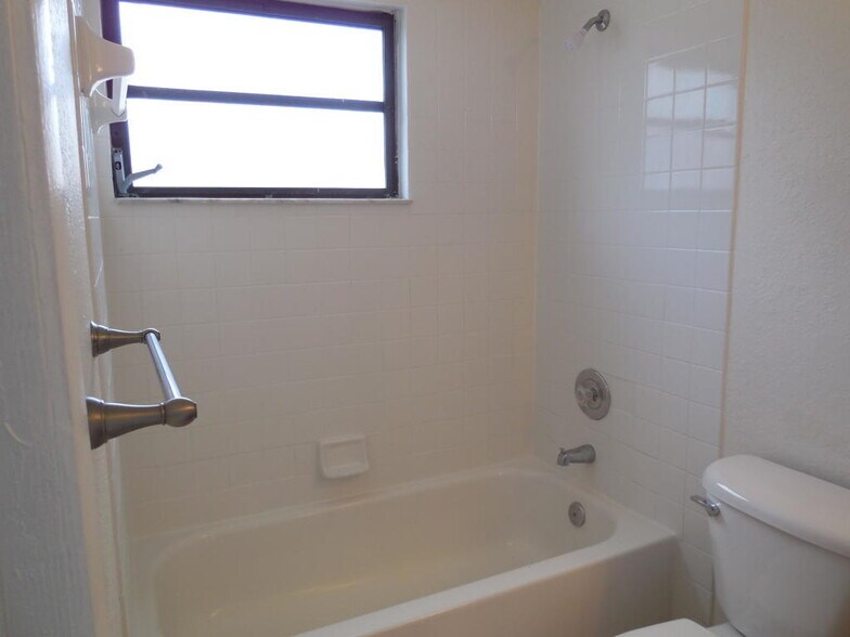 Building Photo - 1500 Windorah Way
