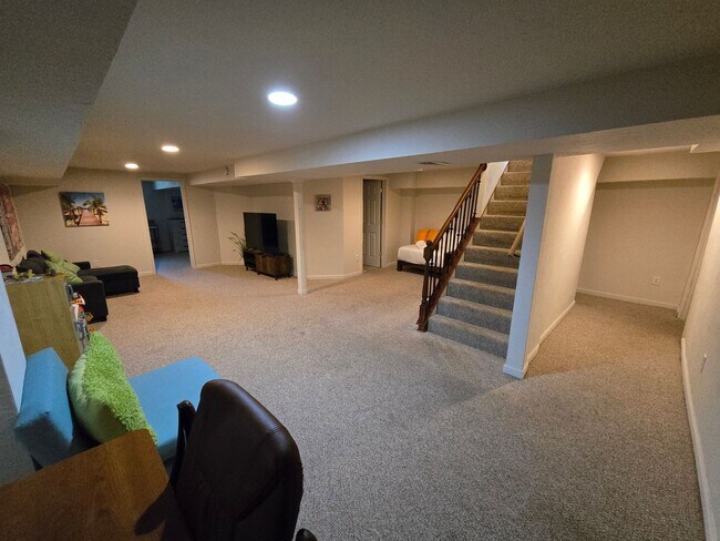 Building Photo - Stunning 4Bed 2bath House in Point Breeze!...