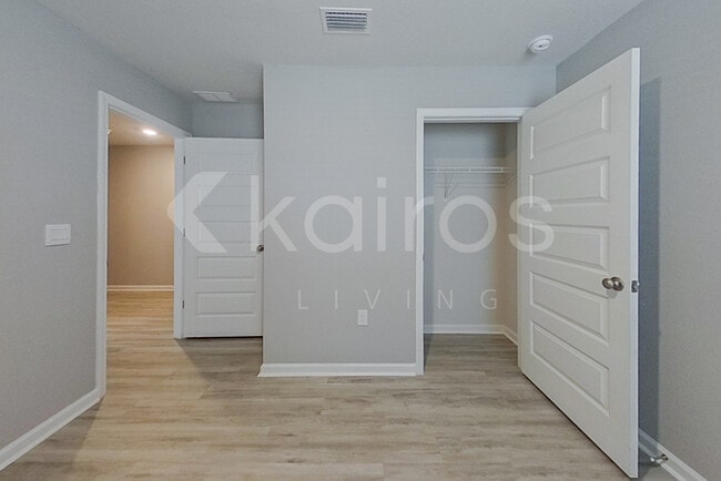 Building Photo - 160 Swallowtail Ln