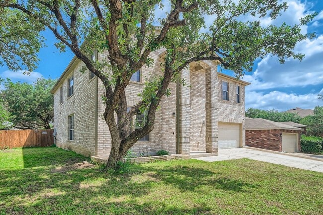 Building Photo - $500 off the first FULL month's rent