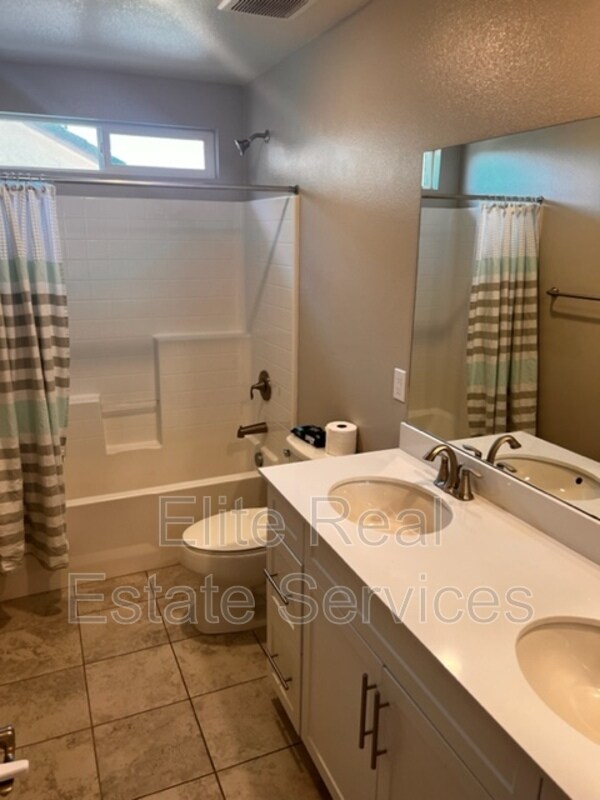 Building Photo - 8696 Camden Dr