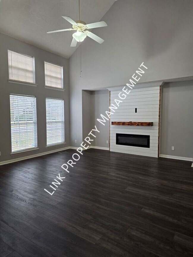 Building Photo - HALF OFF MAY!  Beautiful 4-Bedroom Home in Desirable Harrison Location – Minutes from Volkswagen ...