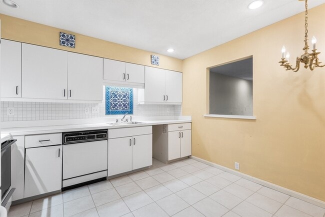 Building Photo - 50 Freedom Hollow