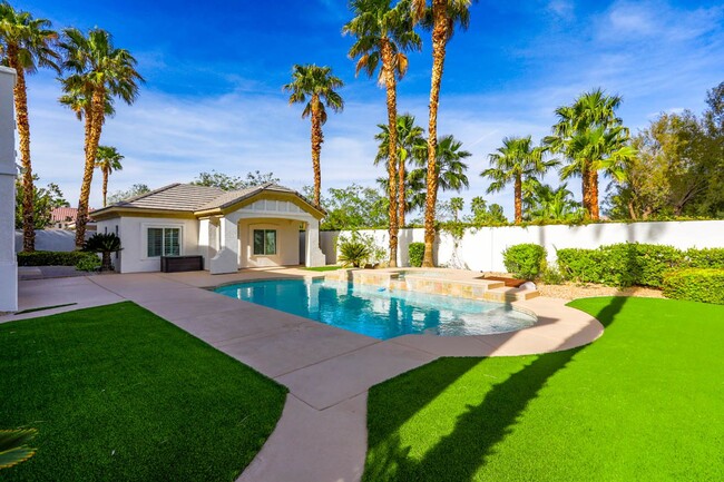 Building Photo - Stunning 6 Bedroom Home With Casita Pool H...
