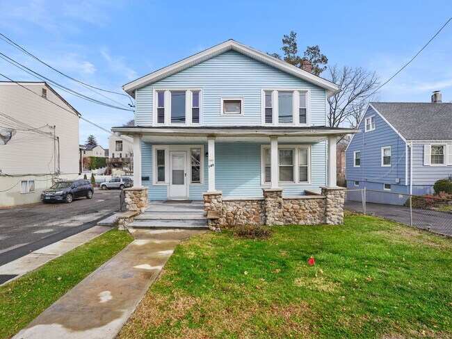 Primary Photo - 140 Stuart Ave