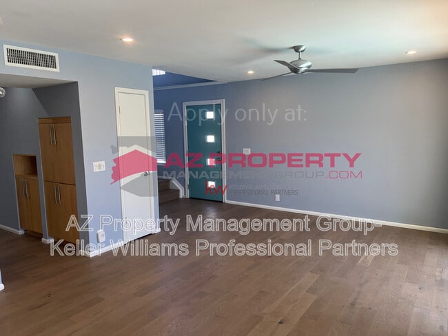 Building Photo - 1653 E Villa Maria Dr