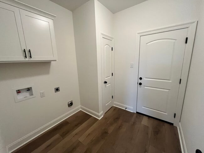 Building Photo - 109 Nandina Dr